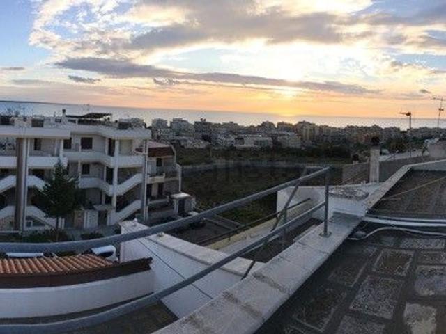 Villetta a schiera in vendita di 400 m² in Via C. Rocci Cerasoli, 8