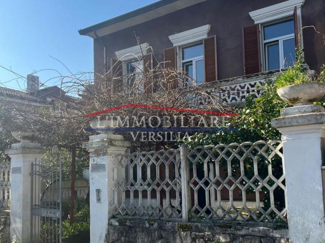 Villetta a schiera in vendita di 400 m² in Viale Eugenio Chiesa