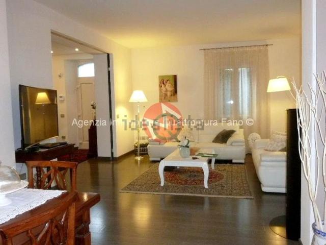 Villetta a schiera in vendita di 408 m² in Viale Antonio Gramsci