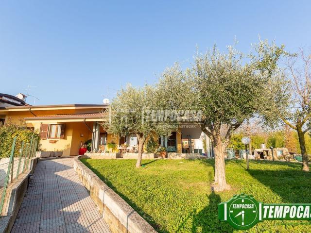 Villetta a schiera in vendita di 409 m²