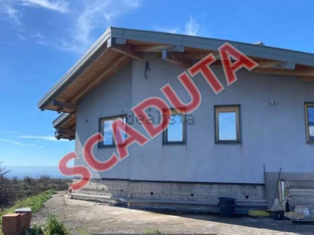 Villetta a schiera in vendita di 438 m² in Via Cairoli