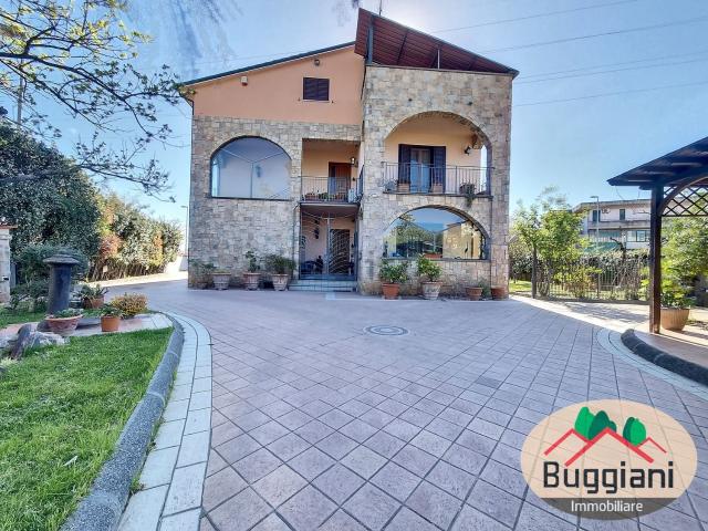 Villetta a schiera in vendita di 450 m²