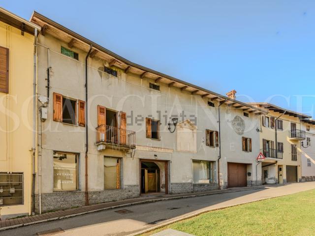 Villetta a schiera in vendita di 450 m² in Via Don Giovanni Minzoni, 1