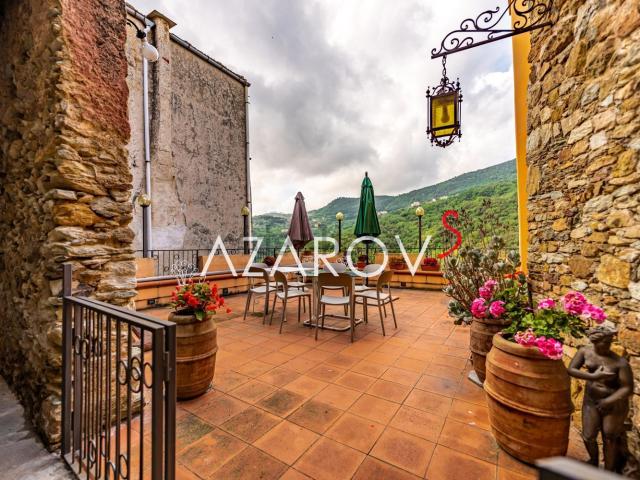 Villetta a schiera in vendita di 450 m² in Via Martiri di Voze, 1