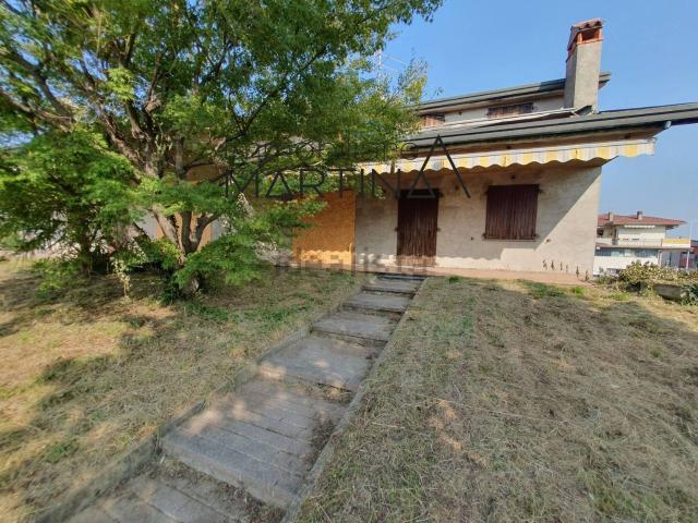 Villetta a schiera in vendita di 453 m² in Viale Fratelli Kennedy