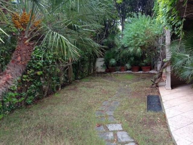 Villetta a schiera in vendita di 458 m² in Via dei Punici, 33