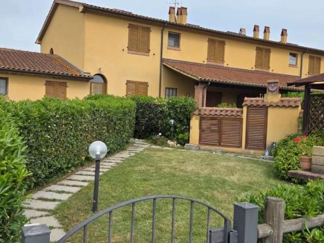 Villetta a schiera in vendita di 45 m² in Via Campilunghi, 57023