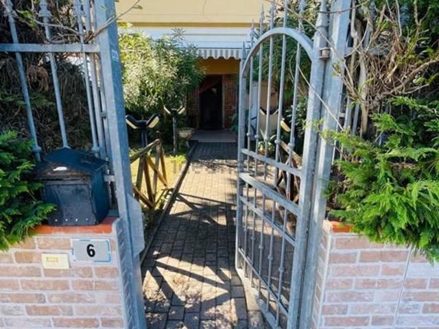 Villetta a schiera in vendita di 45 m² in Viale Albania, 6