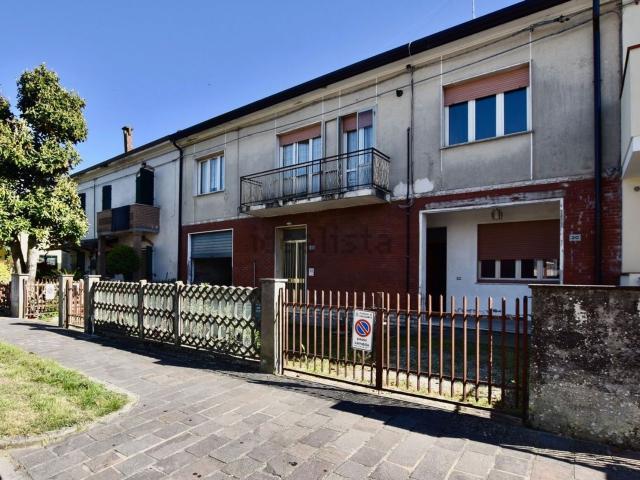 Villetta a schiera in vendita di 460 m² in Via Don Giovanni Minzoni