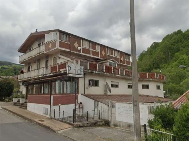 Villetta a schiera in vendita di 482 m² in Via Provinciale