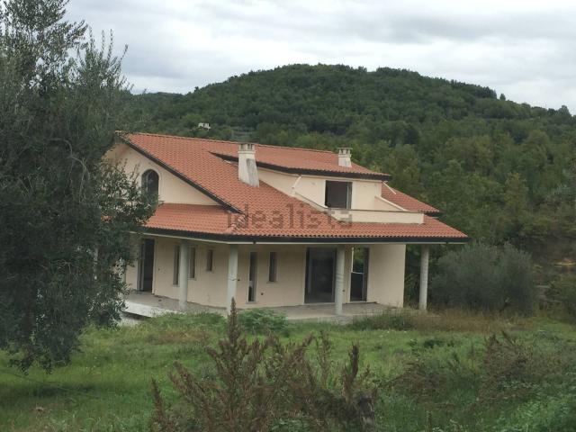 Villetta a schiera in vendita di 485 m² in Via Chiaia Romana