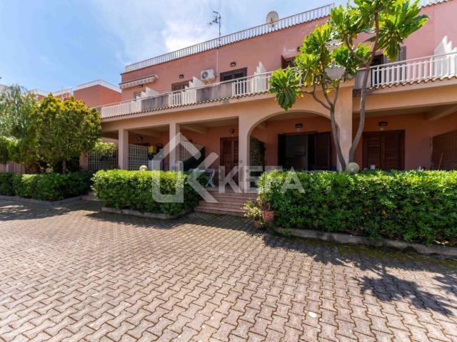 Villetta a schiera in vendita di 48 m² in Viale delle Madonie, 93
