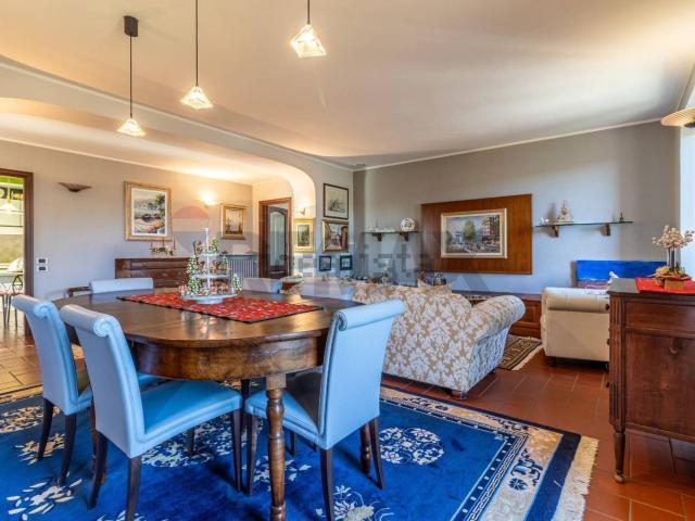 Villetta a schiera in vendita di 490 m² in Via Martiri della Libertà, 5