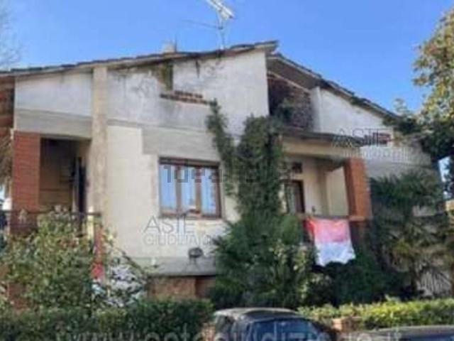 Villetta a schiera in vendita di 493 m² in Via XXV Aprile, 15