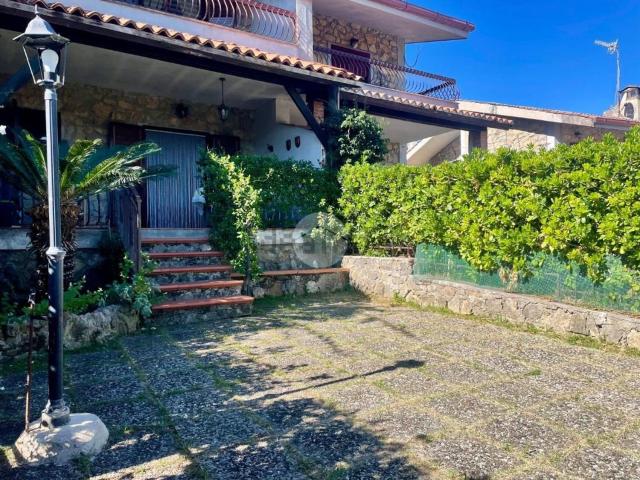 Villetta a schiera in vendita di 50 m² in Viale Scidros
