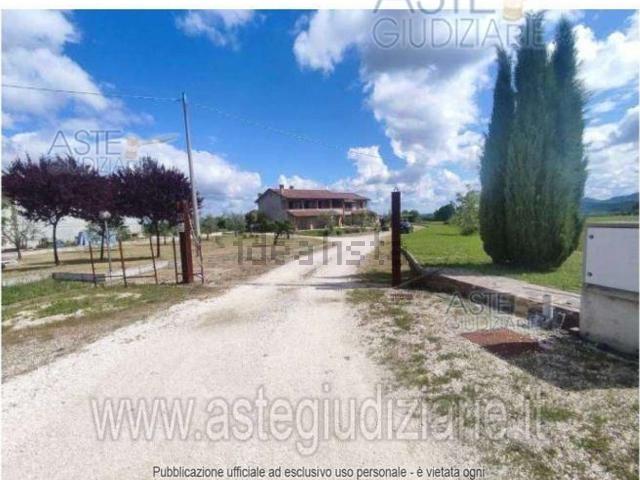 Villetta a schiera in vendita di 513 m² in Strada Rocca delle Caminate, 6