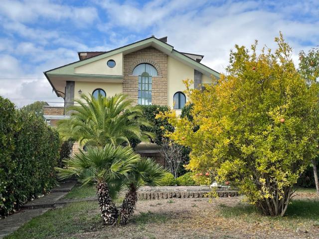 Villetta a schiera in vendita di 531 m²