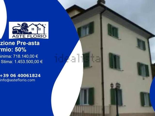 Villetta a schiera in vendita di 540 m² in Via Cassogna