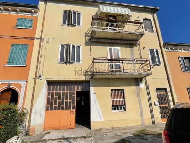 Villetta a schiera in vendita di 564 m² in Via G. Mazzini, 38