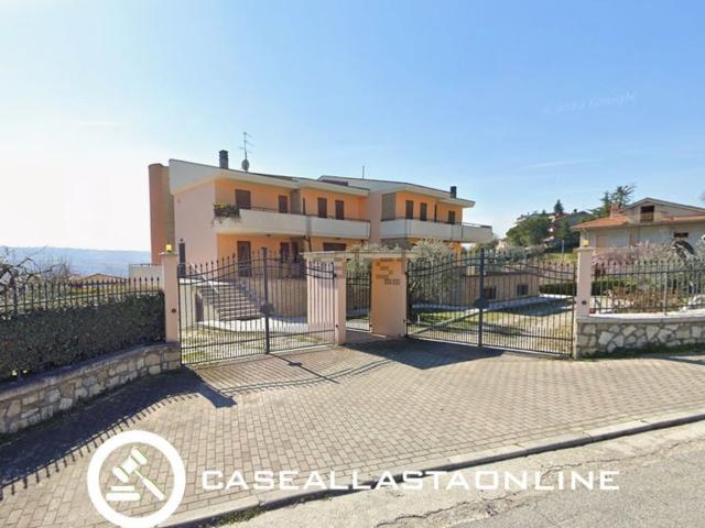 Villetta a schiera in vendita di 569 m² in Viale IV Novembre