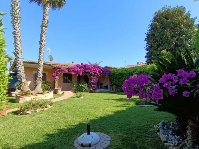 Villetta a schiera in vendita di 58 m² in Via Flacca, 2805