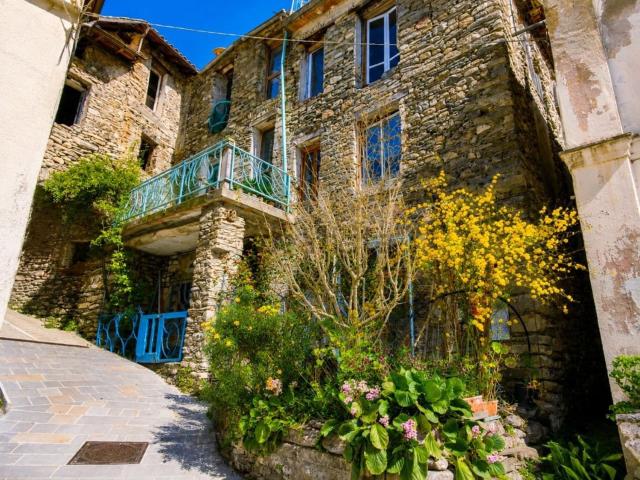 Villetta a schiera in vendita di 590 m² in Via SAN ROCCO