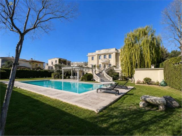 Villetta a schiera in vendita di 602 m² in Via Case Viti