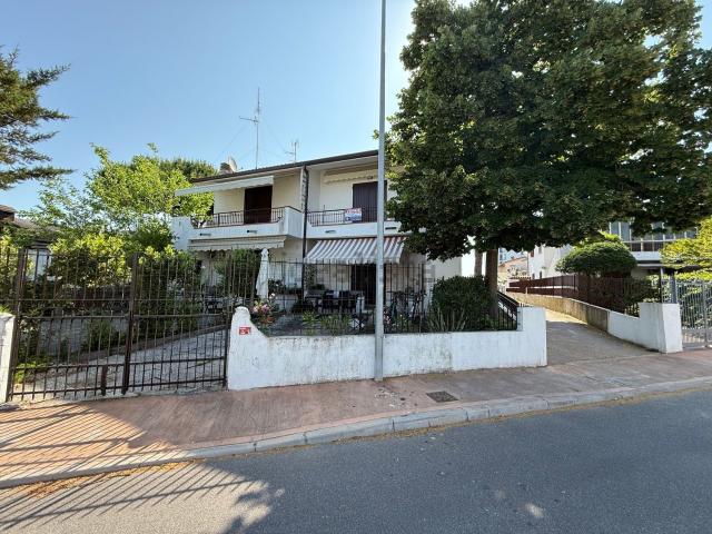 Villetta a schiera in vendita di 60 m² in Via Alpi centrali, 35