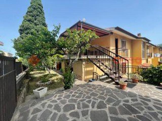 Villetta a schiera in vendita di 60 m² in Via Anxur, 25