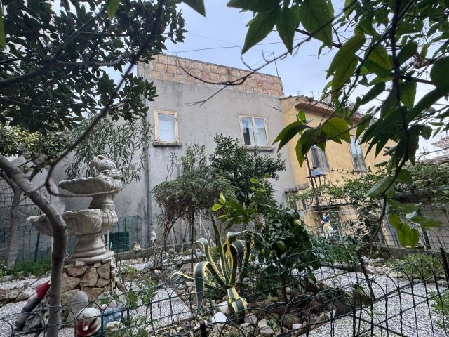 Villetta a schiera in vendita di 60 m² in Via B. Croce, 26