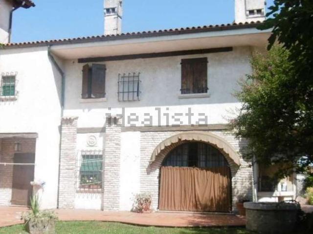 Villetta a schiera in vendita di 610 m² in Via Sant&apos Elisabetta, 43