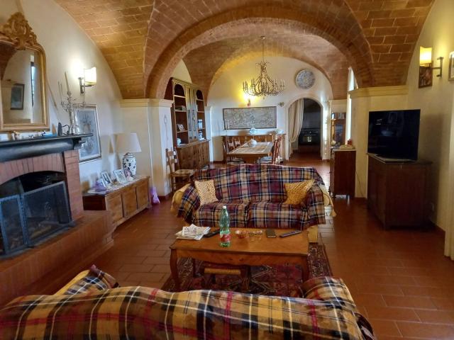 Villetta a schiera in vendita di 630 m² in Via Val di Conella, 15