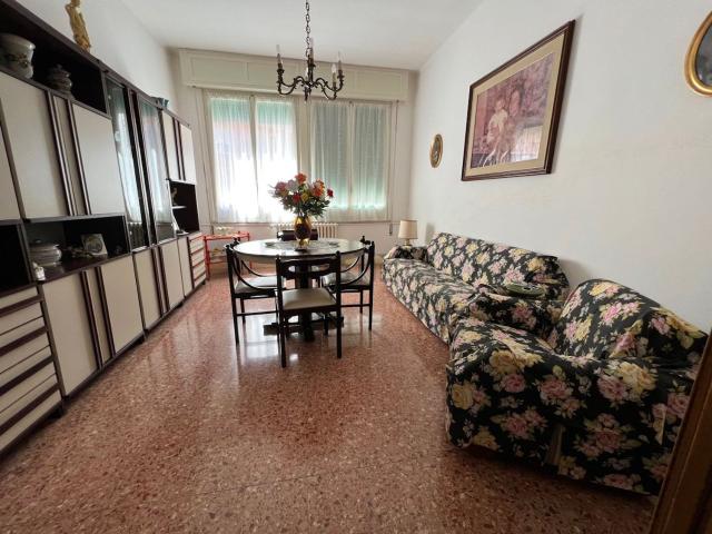 Villetta a schiera in vendita di 680 m² in Piazzale Primo Maggio