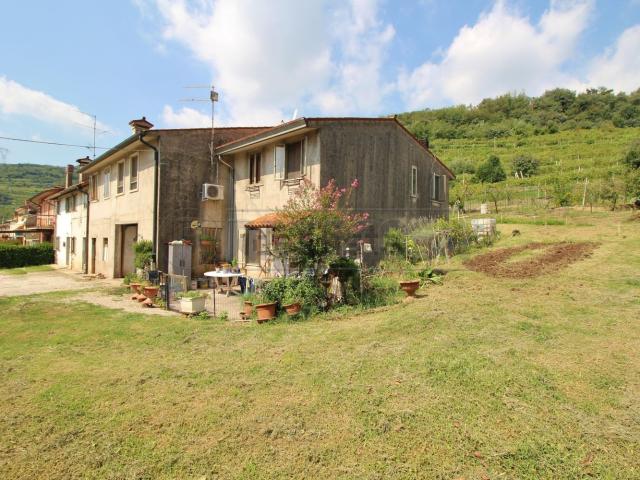 Villetta a schiera in vendita di 706 m² in Via Sani, 14