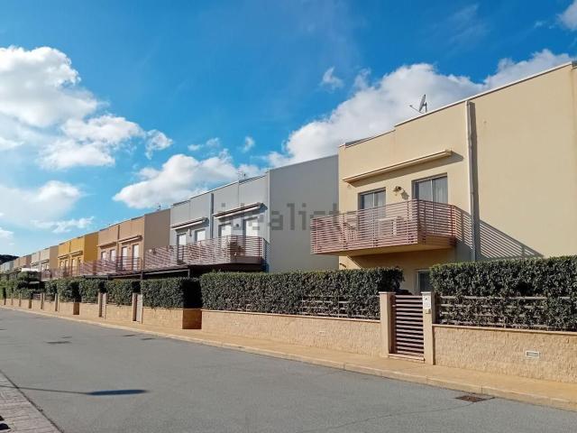 Villetta a schiera in vendita di 70 m² in Circonvallazione Tirrena, 27