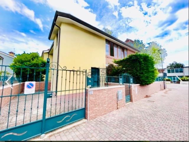Villetta a schiera in vendita di 70 m² in Via Giovanni Gronchi, 6