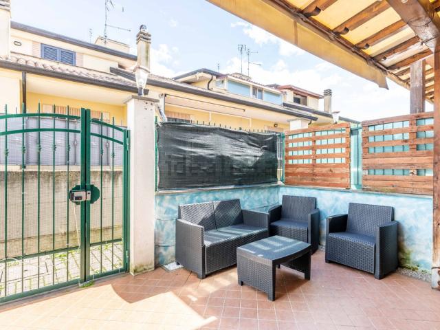 Villetta a schiera in vendita di 70 m² in Via Montottone, 78