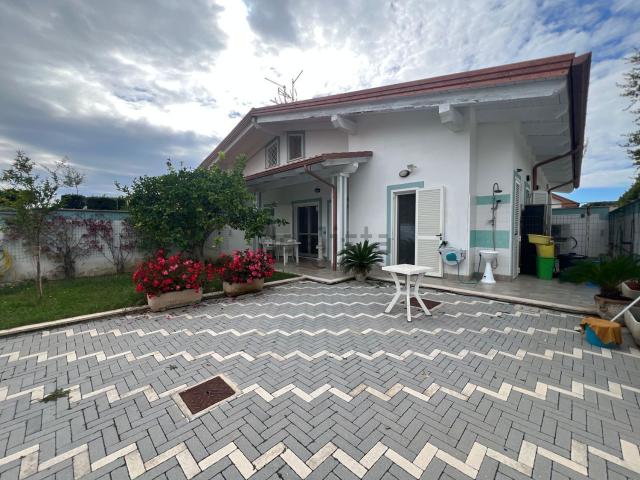 Villetta a schiera in vendita di 70 m² in Via Oglio, 23