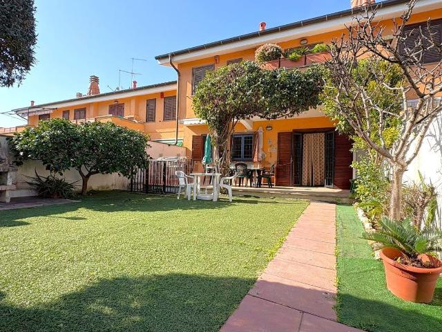 Villetta a schiera in vendita di 72 m² in Via delle Azalee, 3