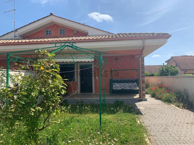 Villetta a schiera in vendita di 72 m² in Via Metauro, 40