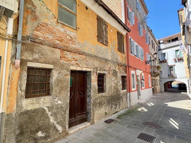 Villetta a schiera in vendita di 77 m² in Calle Francesco Crispi, 185
