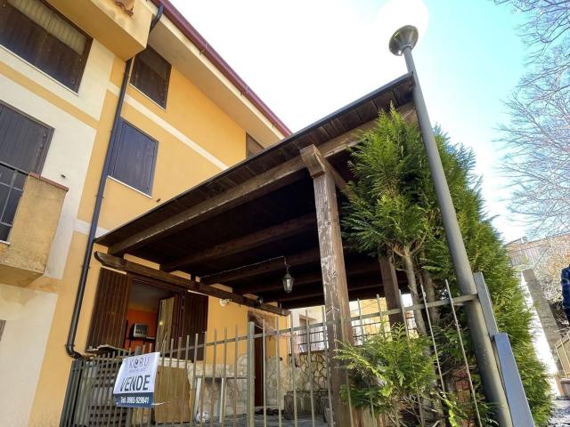 Villetta a schiera in vendita di 75 m² in Via degli Abeti Gambarie