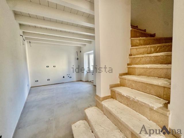 Villetta a schiera in vendita di 75 m² in Via Montepepe, 54100