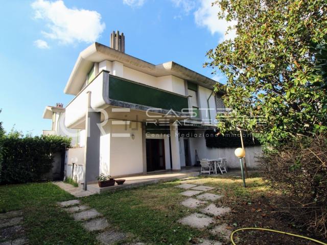 Villetta a schiera in vendita di 75 m² in Viale delle Ginestre, 55