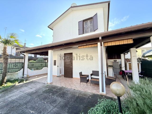 Villetta a schiera in vendita di 75 m² in Viale Panama, 55