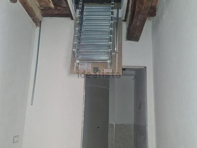 Villetta a schiera in vendita di 76 m² in Via Andrea Mantegna, 53034