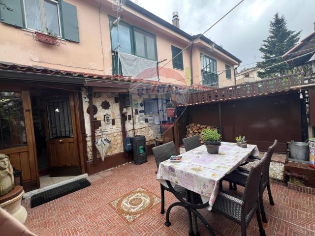 Villetta a schiera in vendita di 76 m² in Via La Grande Quercia Nuova Diamante, 11