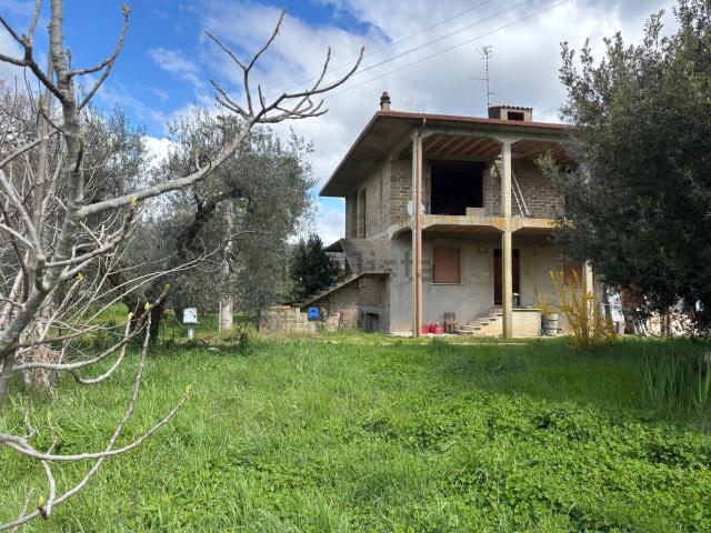 Villetta a schiera in vendita di 80 m² in Via Cassia Nord, 101