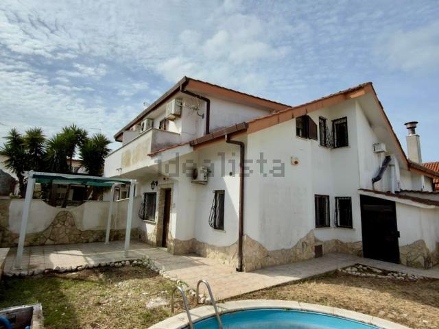 Villetta a schiera in vendita di 80 m² in Via Pratica di Mare, 22