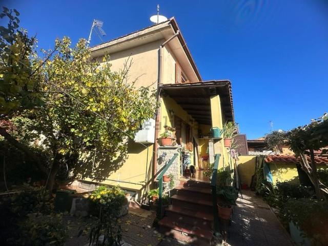 Villetta a schiera in vendita di 80 m² in Via ROMANA
